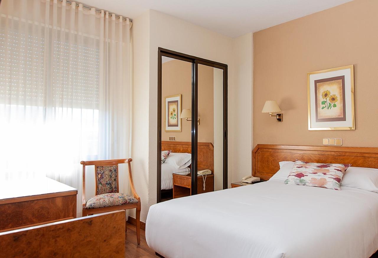 Hotel Don Carmelo Avila Exterior photo